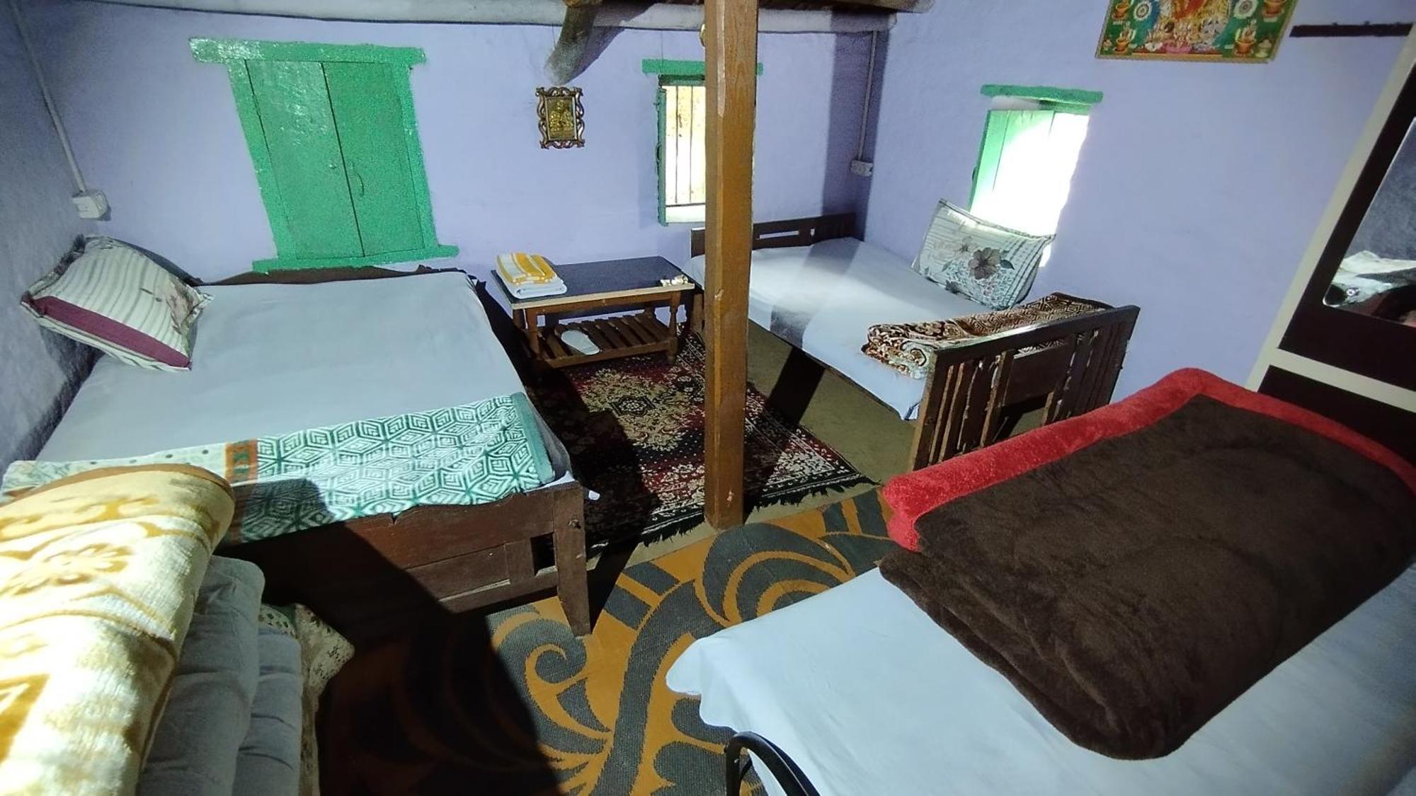 Dwarahat Village Farmstay- Babaji'S Cave Room photo